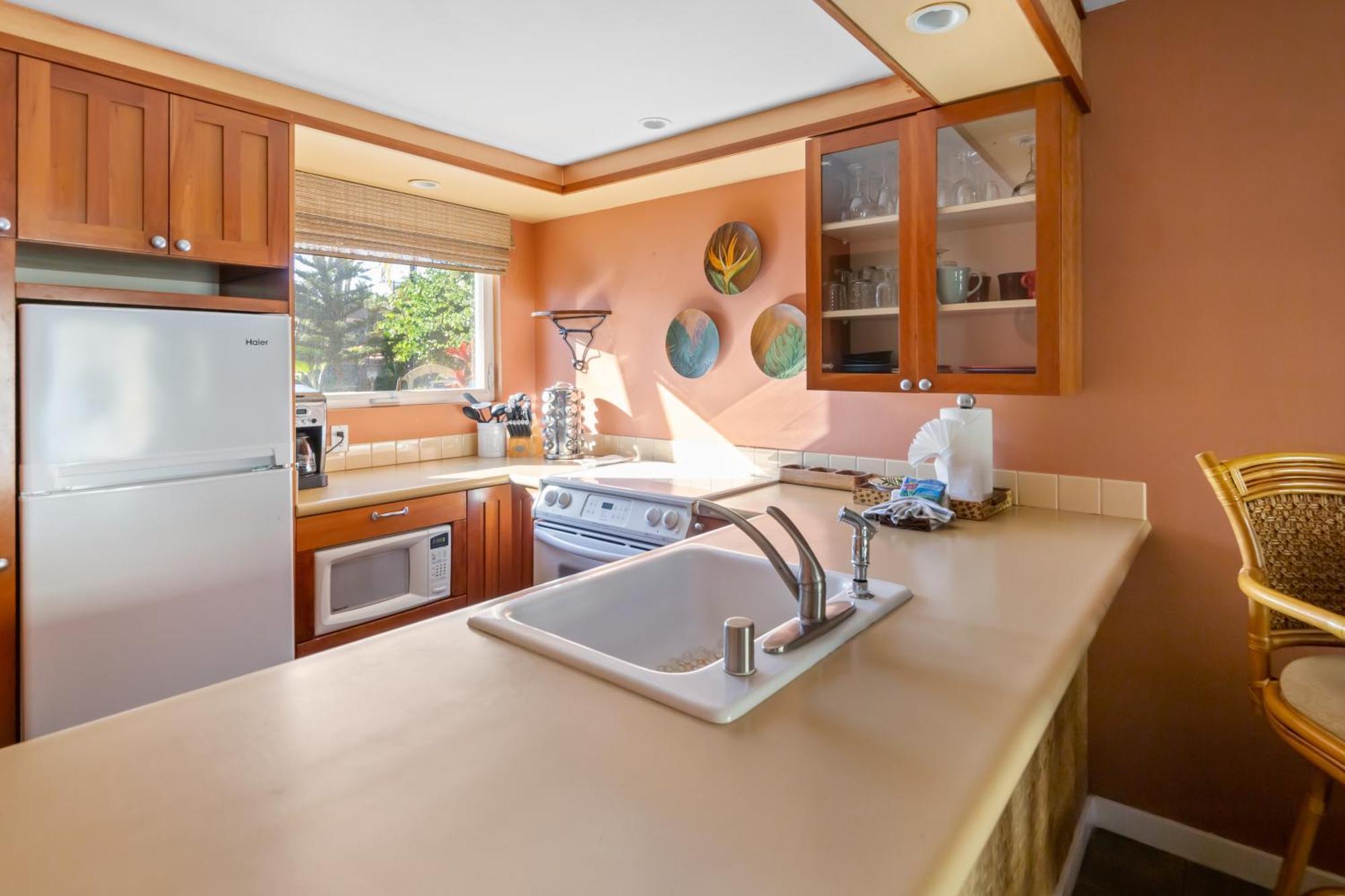 Bamboo Suite, 1 Bedroom, Sleeps 4, Pool & Bbq, Pre-Renovation Summer Sale Kihei Ngoại thất bức ảnh