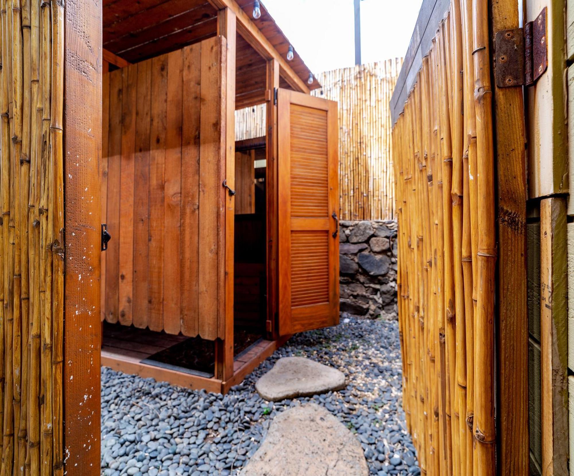 Bamboo Suite, 1 Bedroom, Sleeps 4, Pool & Bbq, Pre-Renovation Summer Sale Kihei Ngoại thất bức ảnh
